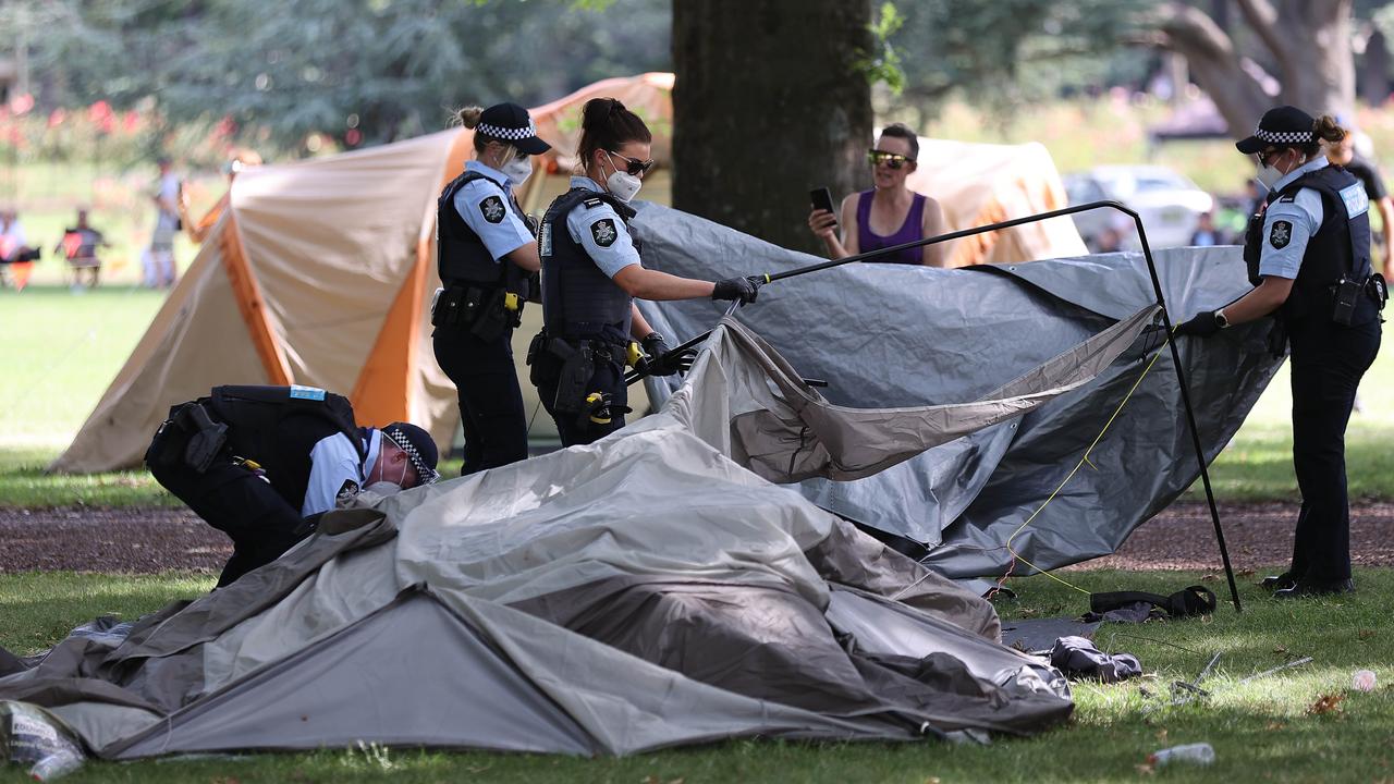 Canberra’s ‘sovereign citizen’ protest at Old Parliament House falls ...