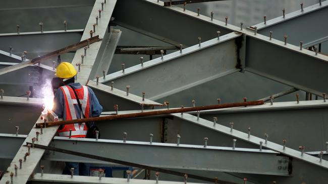 China's steel slowdown over winter causing iron ore divergence and Fotrtescue headaches.