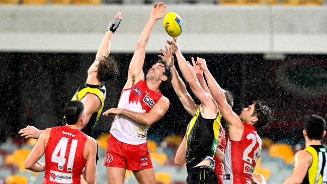 Damien Hardwick criticised the defensive tactics of the Swans in their clash last year. Picture: Getty Images