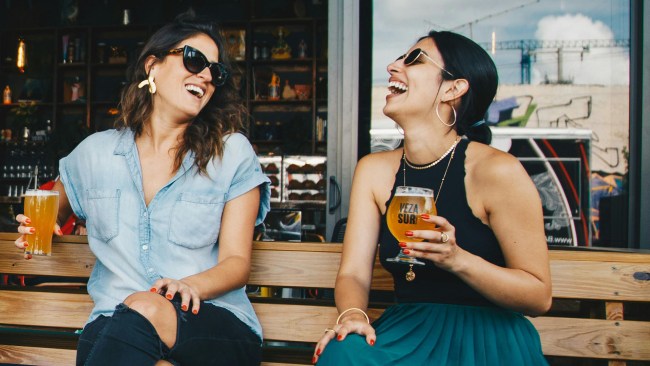 10 ways to make new (and meaningful) friends in your 30s