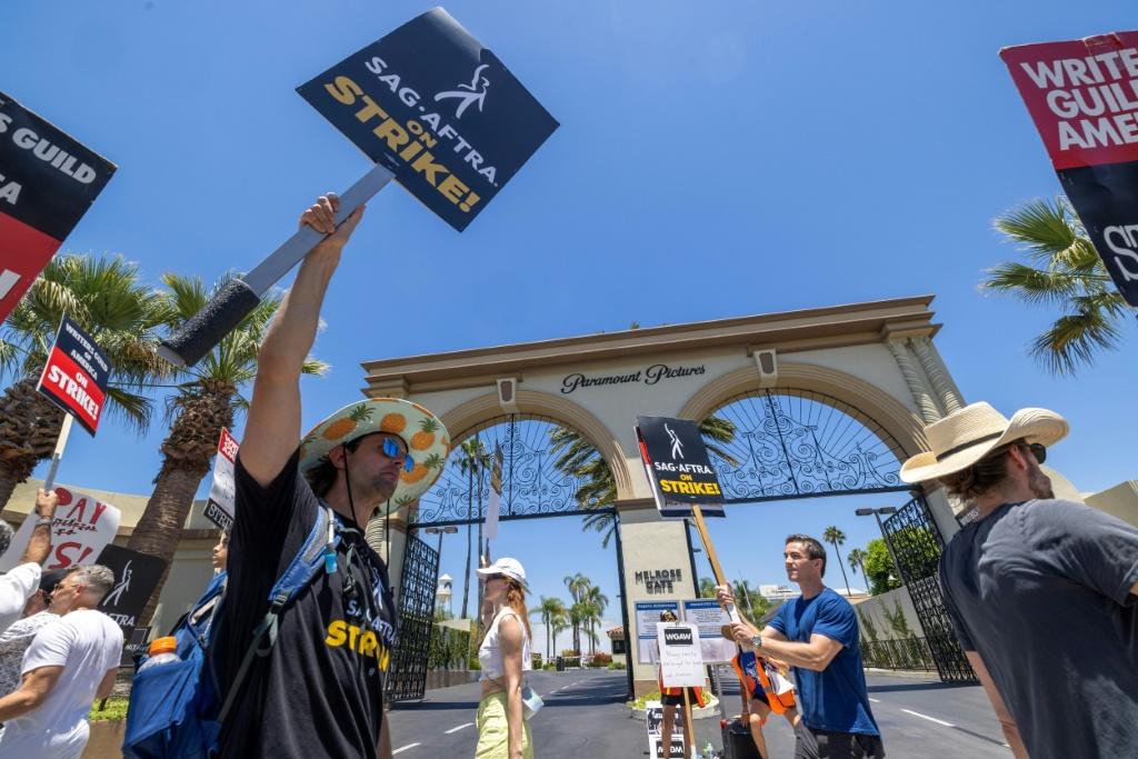 Stars hit Hollywood sidewalks as anger at studios simmers