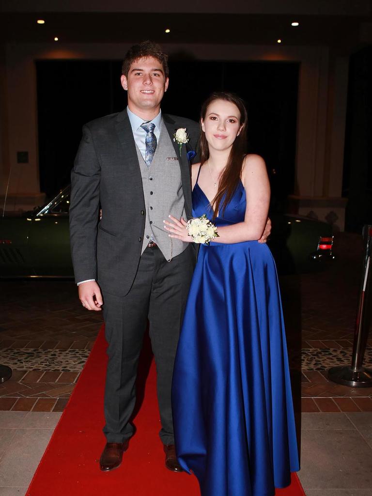 17th October 2020, Wil Garner, Isabella Foley from Rivermount College attend their year 12 formal at Links hope Island Photo Paul Stevens SMP Images