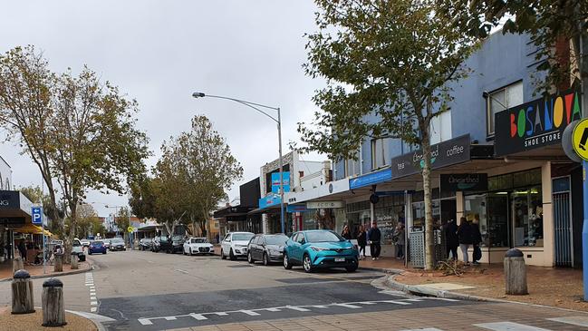 Main Street Mornington shops reopen .jpg