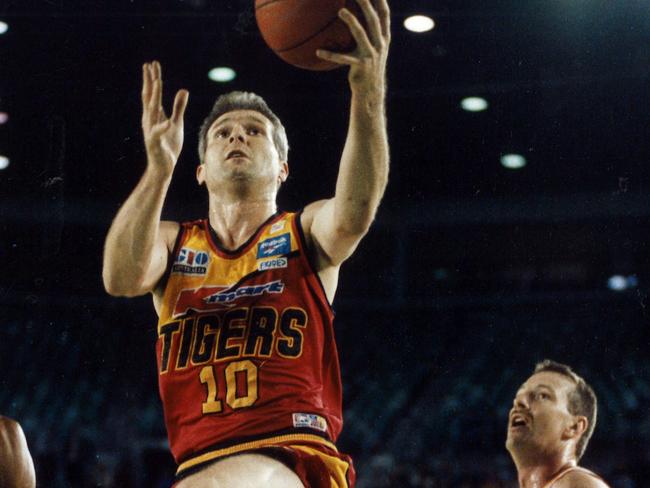 Mason Gaze is looking to follow in the footsteps of his father, Andrew Gaze (pictured) and play in the NBL. Picture: Herald Sun 18/6/1994.