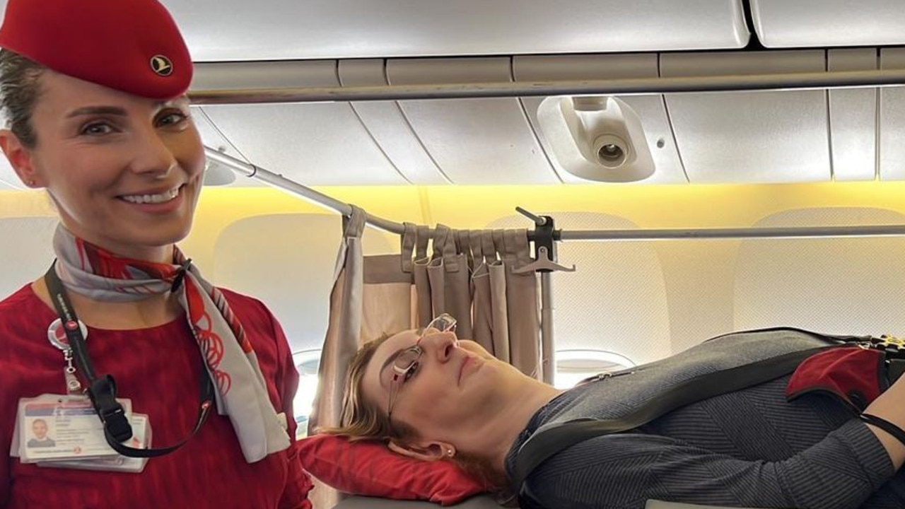 Türk Hava Yolları, dünyanın en uzun kadını Rumeysa Gelgi için koltukları ayarlıyor