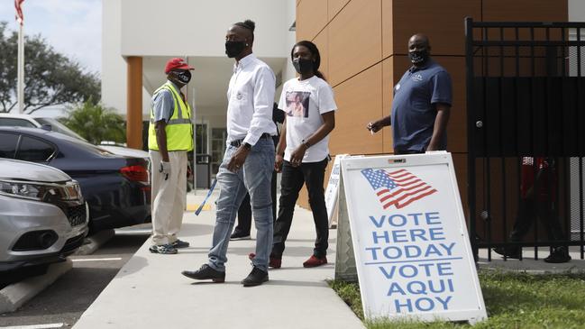 Experts differ on whether COVID-19 will prove to be decisive in deciding the US election. But they’re united in one assessment: in the mind of many Americans, coronavirus is as much a political issue as a health issue. Picture: Getty Images/AFP