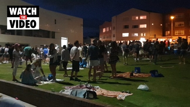 Police move hundreds from Bondi Beach breaching Covid restrictions