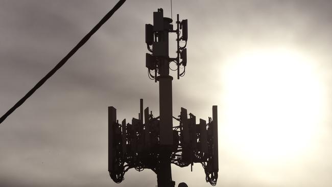 MELBOURNE, AUSTRALIA - NewsWire Photos MAY 25, 2022: Generic telecommunications images. A mobile phone tower in Melbourne. Picture: NCA NewsWire / Andrew Henshaw