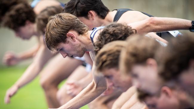 U20 1500m Final NSW athlete Patrick Cantlon finishes second shined Queensland's Peyton Craig.