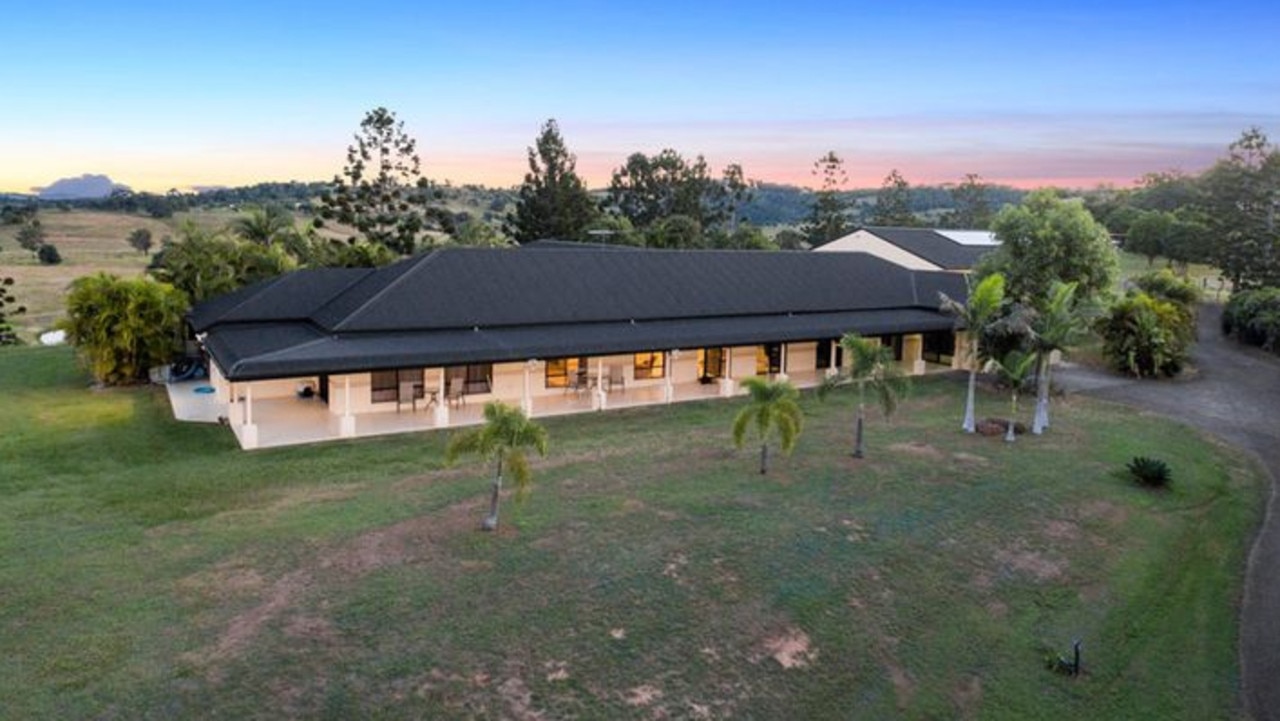 125 Steinhardts Road Marburg offers plenty of wide open space