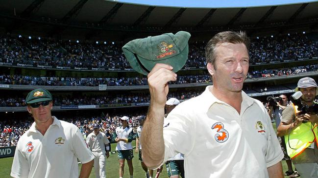 Steve Waugh waves farewell at the MCG in 2003.