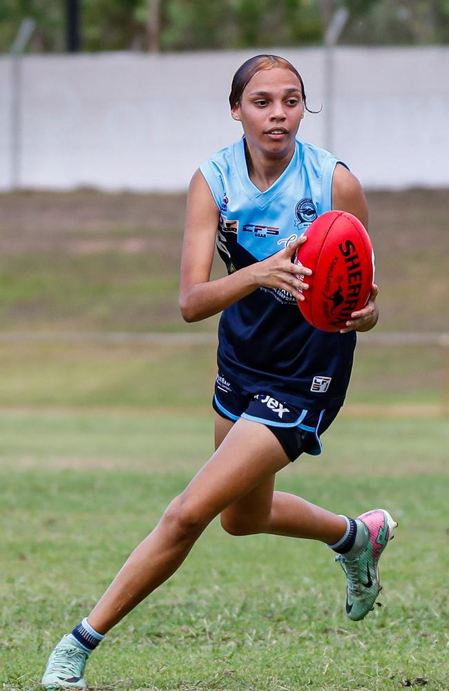 Rianna Ryan playing for the Darwin Buffaloes in the 2024-25 NTFL season. Picture: Celina Whan / AFLNT Media