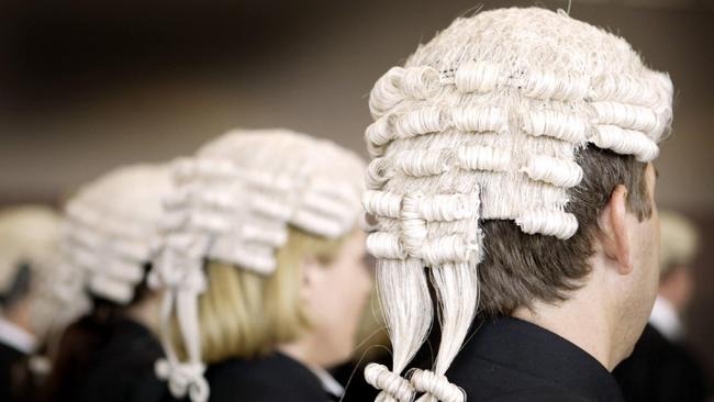 08/02/2004 BACKARCHIVE: Generic - Barristers in robes and wigs at Southport Magistrates Court .