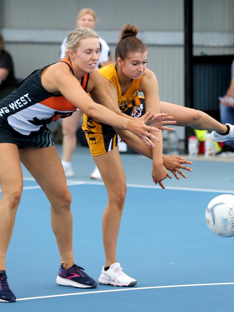 GFL Netball: Geelong West Giants v Grovedale. Geelong West's Alahria Smith and Grovedale's Alice Layton. Picture: Mike Dugdale