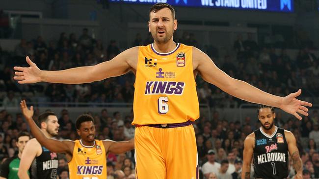 Bogut leads the Kings’ protest at a decision. Photo: AAP Image/Hamish Blair