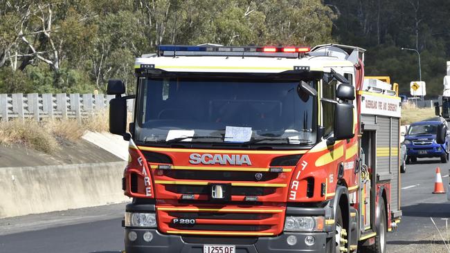 Emergency Services, Fire Service, QFS, Fire truck Toowoomba Range. June 2017