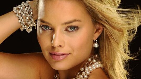 01/05/2009: 02/04/2009 NEWS: Margot Robbie, of TV show Neighbours, ready for the Logies. M5492756