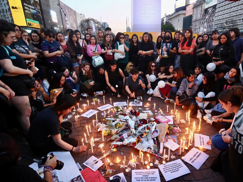 Mourners held a candlelit vigil for Payne in Buenos Aires on Friday. Picture: Getty Images