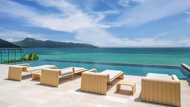 The house offers one of the Southern Hemisphere’s most breathtaking views of the unique formations of the Whitsunday Islands rising from the Coral Sea.