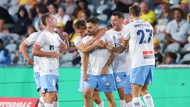 Anthony Caceres of Sydney FC celebrates a goal. (Photo by Mark Kolbe/Getty Images)