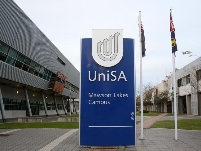 General Generic Site shots of The University of South Australia Mawson Lakes University Campus. UNISA Mawson Lakes Campus, South Australia. (AAP/Emma Brasier)