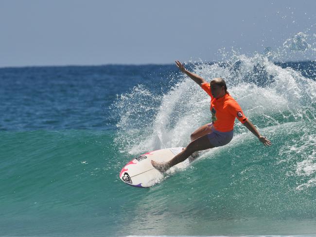 Dimity Stoyle from North Shore competes in the 2023 Usher Cup at Snapper Rocks. Image: Supplied