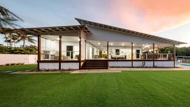 Lowcock Builders scooped the BUSSQ Building Super President's Award for Queens Bay Home at the Master Builders Mackay and Whitsunday 2023 Housing and Construction Awards. Picture: Liz Andrews Photography