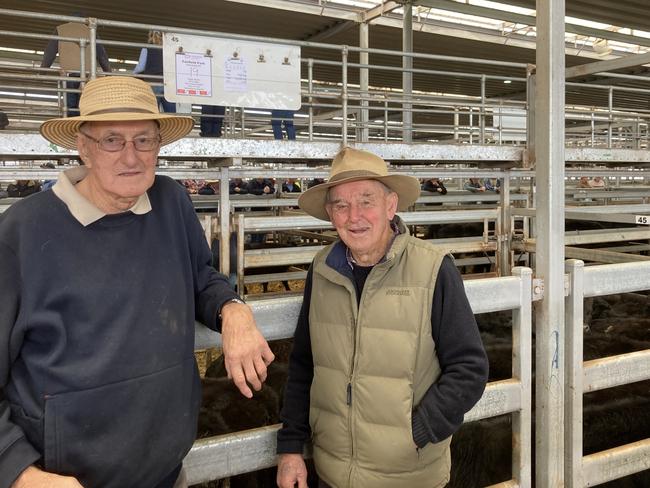 Bill Weidner from Bungowannah and Lang Peterkin from Tallangatta at the Wodonga store cattle sale today.