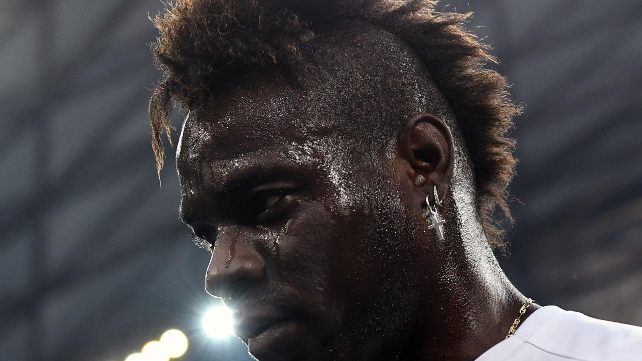 Nice's Italian forward Mario Balotelli looks on prior to the French L1 football match between Olympique de Marseille (OM) and Nice at the Velodrome stadium in Marseille on May 6, 2018. / AFP PHOTO / Boris HORVAT