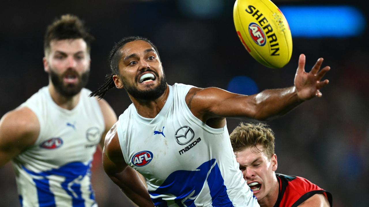 Veteran Tasmanian footy player Aaron Hall announces retirement