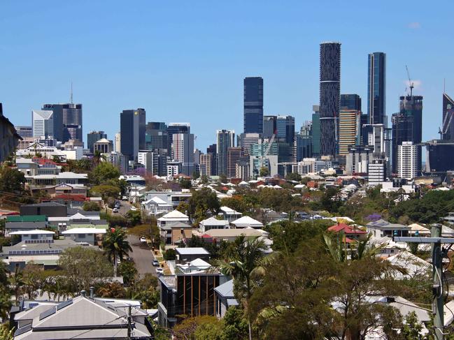 General view of the Brisbane skyline from Enoggera Terrace Paddington Tuesday 10th October 2023 Picture David Clark