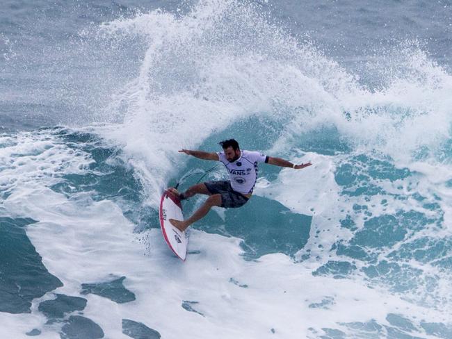 Dion Atkinson of Australia advances in first to the quarterfinals from round four heat one of the Vans World Cup 2017 at Sunset Beach, Hawaii. Pic: Keoki Saguibo / WSL