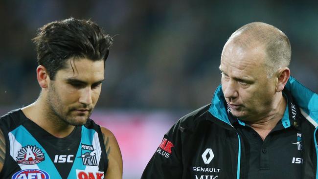 Power head coach Ken Hinkley in deep discussion with Chad Wingard. Picture: Michael Dodge/Getty Images