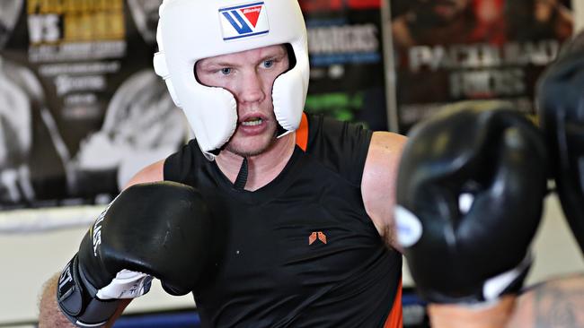 Jeff Horn must not give Terence Crawford any room, says Barry Michael.