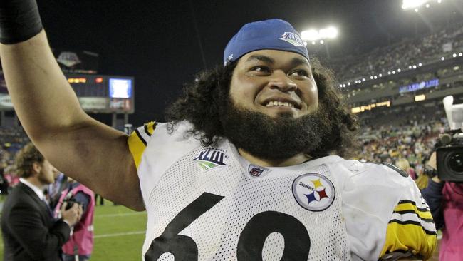 Chris Kemoeatu celebrates after the Steelers defeated the Arizona Cardinals in Super Bowl XLIII.
