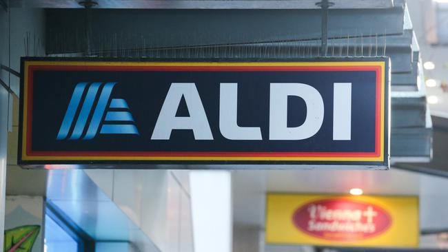 While economist Matt Ellias says it was likely Coles and Woolworths benefited from being located near shopping centres, Aldi stores performed best when they were located near either a Coles or Woolworths. Picture: NewsWire/ Gaye Gerard