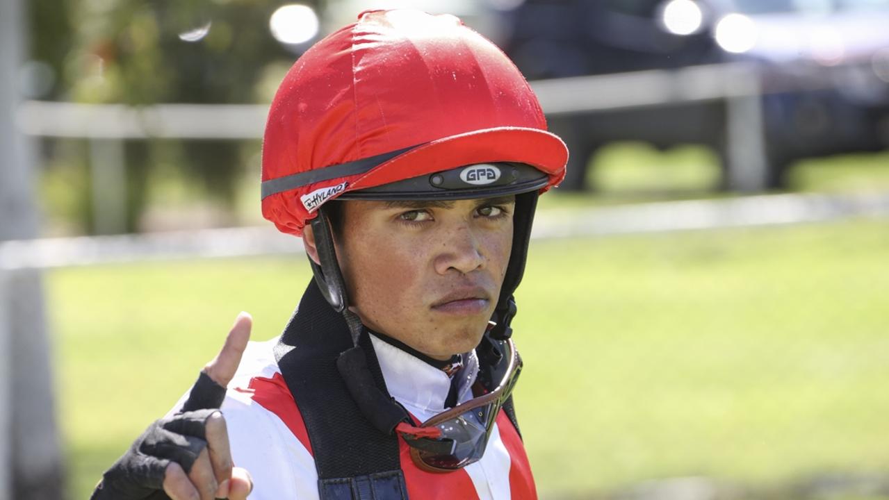 Apprentice jockey Ronald Simpson rides Starlink at Dubbo. Picture: Bradley Photos