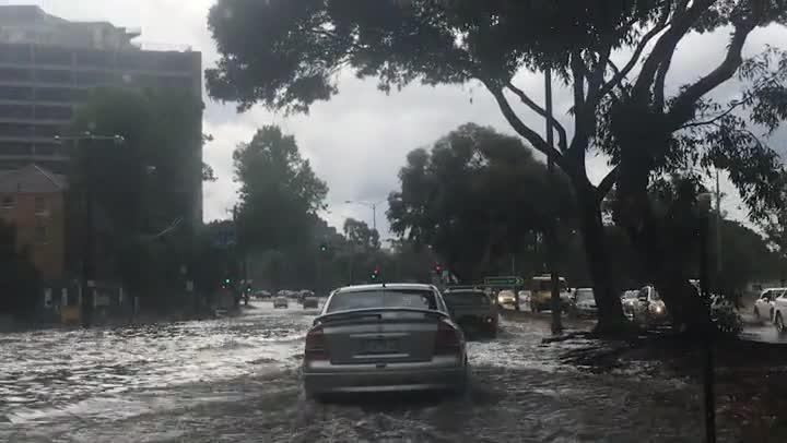 Flash flooding affects Melbourne's Kings Way