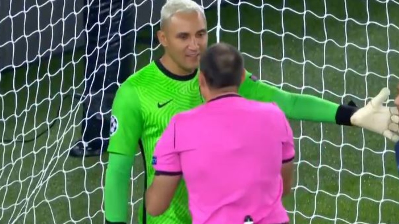 Keylor Navas was not happy with the decision.