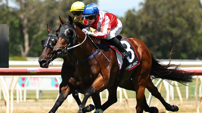 Winona Costin leads all-the-way on Grand Impact at Wyong. Picture: Getty Images)