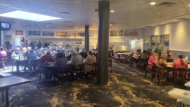 Broken Hill community enjoying the comfort of the Broken Hill Musician’s Club during a mass black out. Picture: Supplied