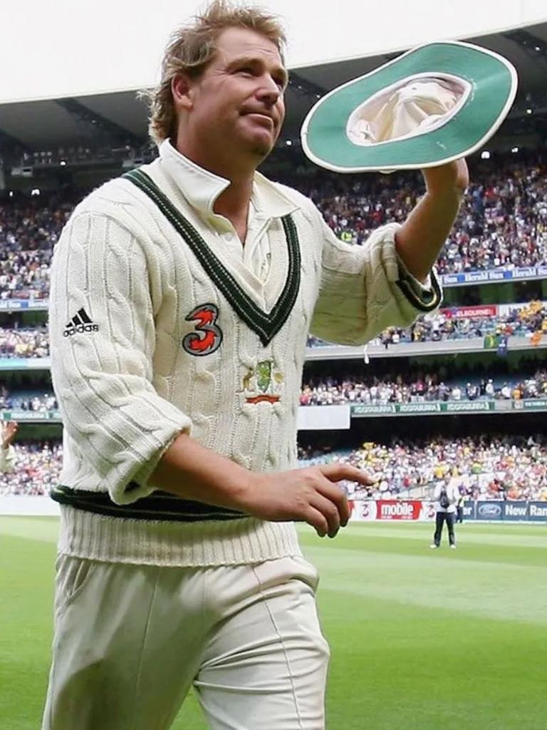 Shane Warne tips is floppy hat