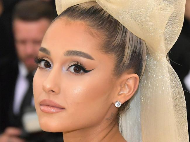 Co-star reveals secret Ariana Grande feud