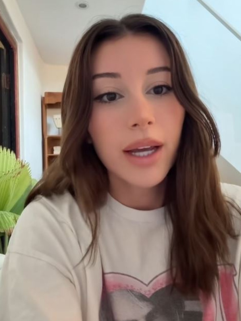 But her former best friend Mikaela Testa labelled the cash giveaway ‘gross’. Picture: TikTok/MikaelaTesta