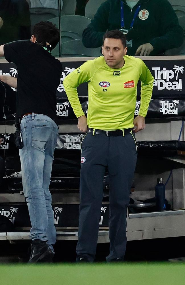 Goal Umpire Steven Piperno is seen after being struck by a bottle of water in the Carlton vs. St Kilda game. Picture: Michael Willson/AFL Photos via Getty Images.