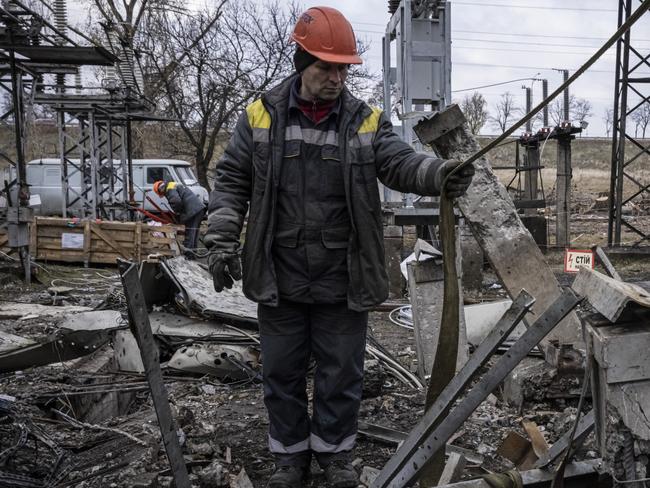 KYIV REGION, UKRAINE - NOVEMBER 04: Workers repair infrastructure in a power plant that was damaged by a Russian air attack in October, on November 04, 2022 in Kyiv Oblast, Ukraine. Electricity and heating outages across Ukraine caused by missile and drone strikes to energy infrastructure have added urgency preparations for winter. (Photo by Ed Ram/Getty Images)