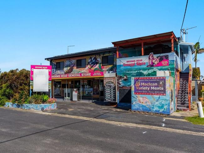 Commercial opportunity: 92 Ocean Road, Brooms Head is up for auction on Saturday April 17, 2021. Photo: Ray White Yamba