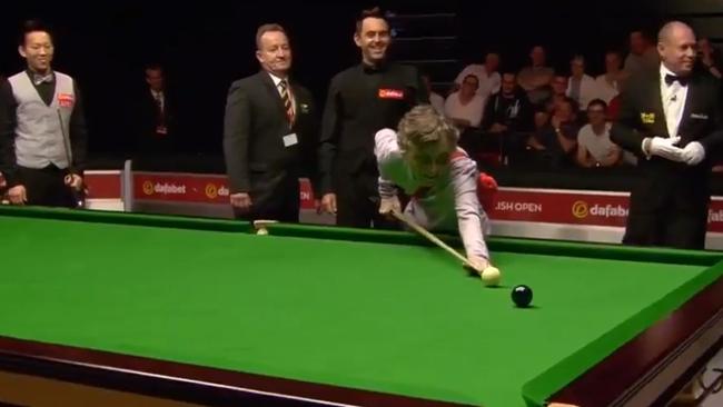 Snooker Ronnie O’Sullivan fan video: Legend lets woman take his final ...