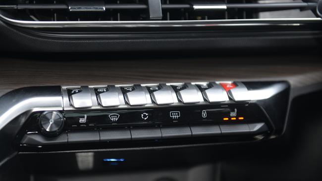 Toggles for infotainment shortcuts provide a unique level of refinement in the Peugeot 3008.