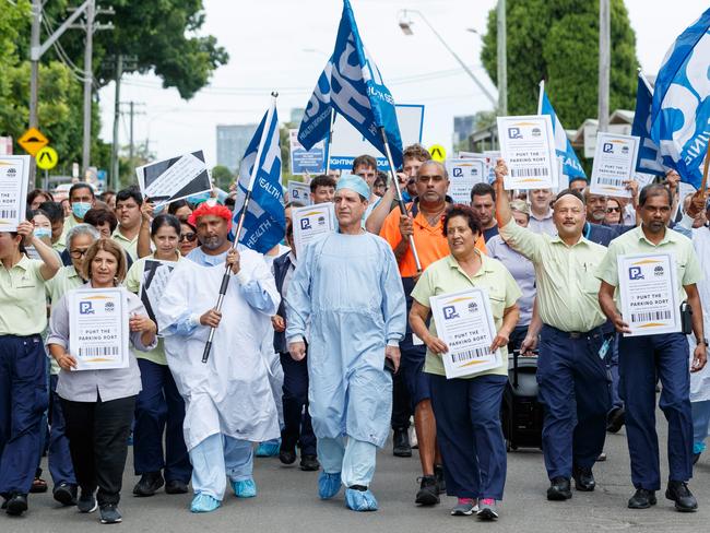 DAILY TELEGRAPH. Concord Hospital workers went on strike for an hour today to protest a $2600 hike in annual parking costs, which for many negates their hard-won pay rises. 17/01/2024. Picture by Max Mason-Hubers